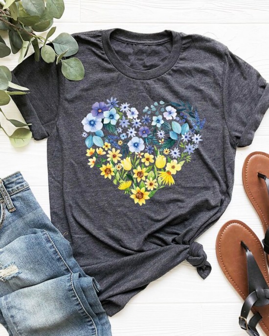 Floral Heart Ukraine Proud Ukrainian Pray For Ukraine  No War Ukraine Art Pattern T Shirt