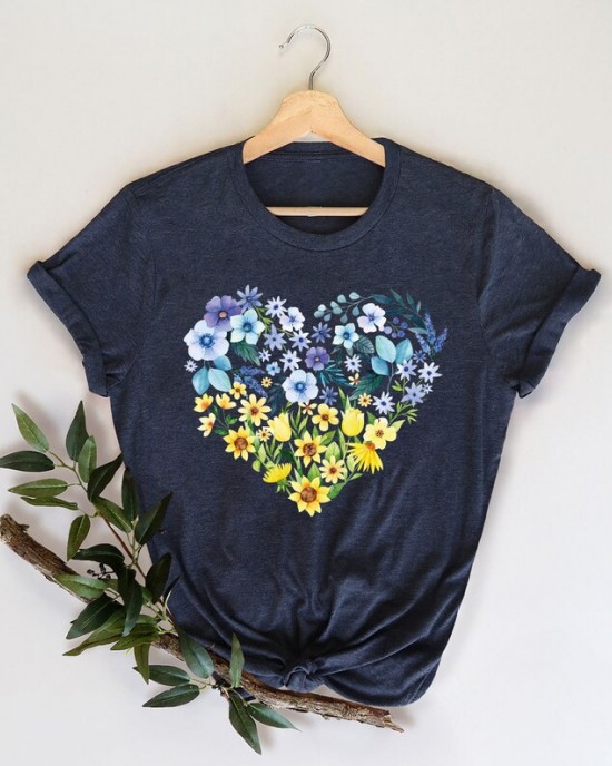Floral Heart Ukraine Proud Ukrainian Pray For Ukraine  No War Ukraine Art Pattern T Shirt