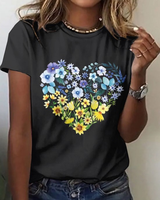 Floral Heart Ukraine Proud Ukrainian Pray For Ukraine  No War Ukraine Art Pattern T Shirt