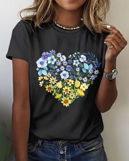 Floral Heart Ukraine Proud Ukrainian Pray For Ukraine  No War Ukraine Art Pattern T Shirt